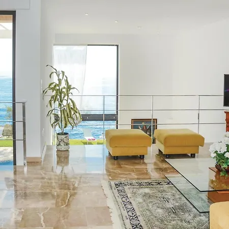 Amazing In With House Sea View *